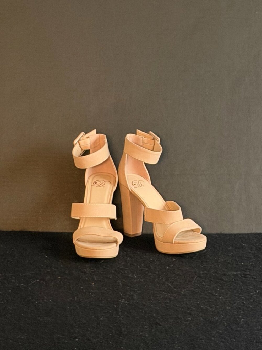 ‘Delicious’ Sandrea Beige/Nude Faux Leather Dress Sandals Size 6 1/2